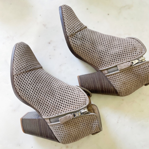 Rag & Bone Gray Tan Suede Margot Perforated Chunky Heel Ankle Booties - Picture 4 of 13